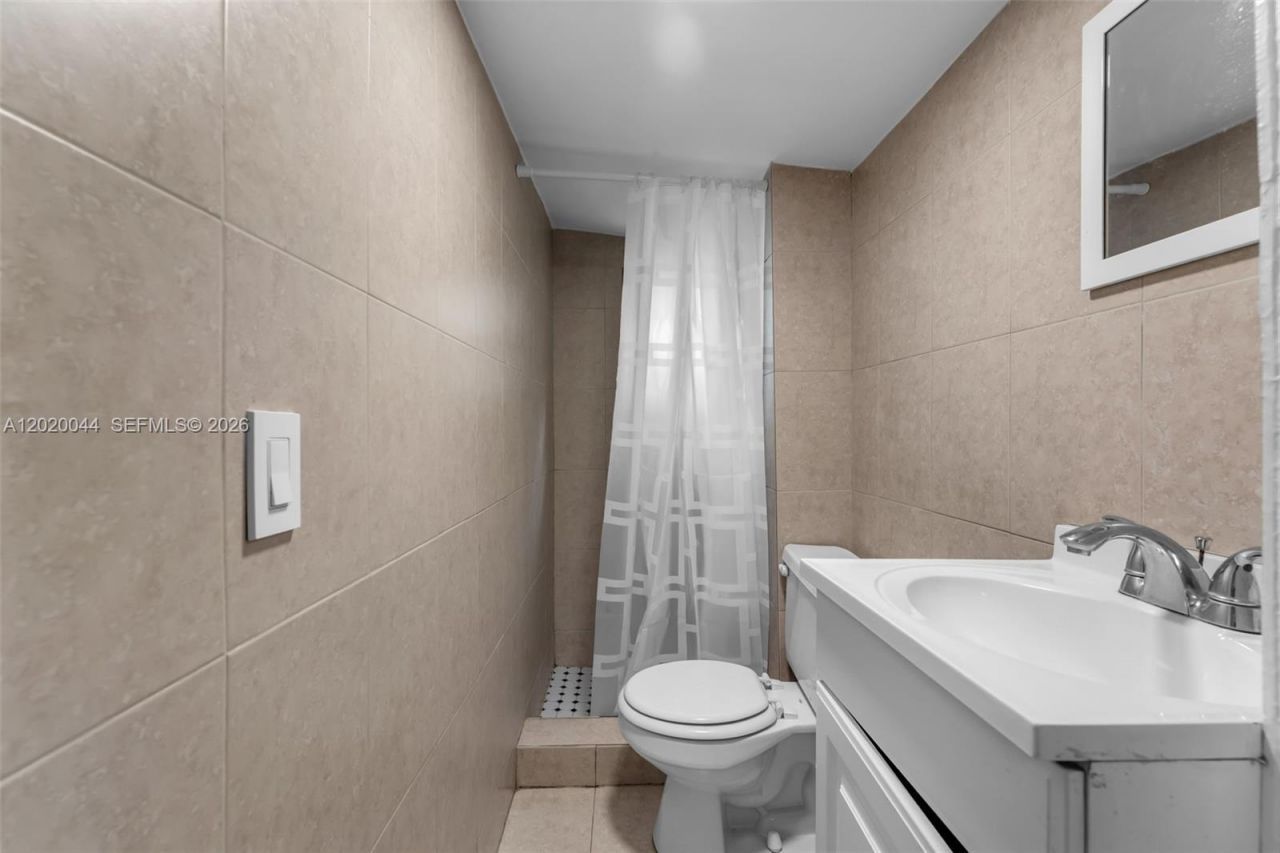 28 NE 48th St , Miami, FL 33137 Photo