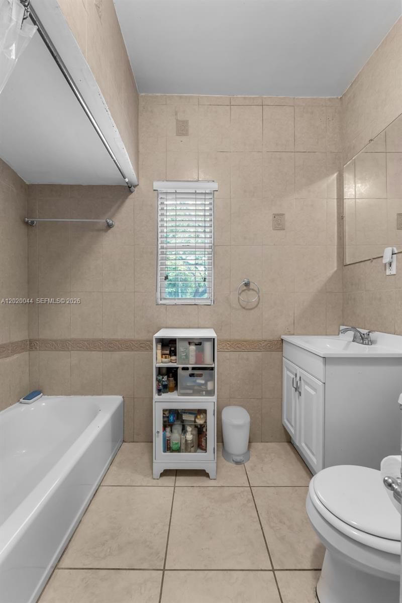 28 NE 48th St , Miami, FL 33137 Photo