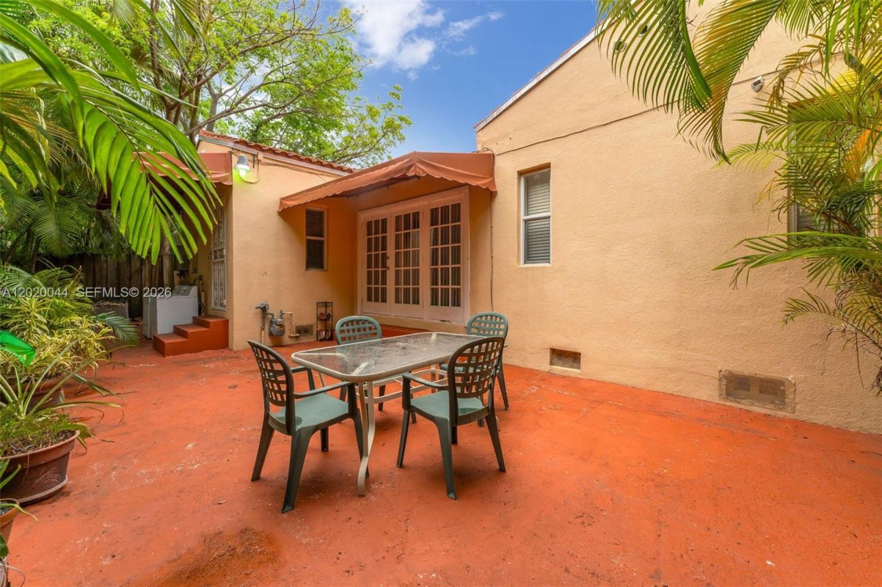 28 NE 48th St , Miami, FL 33137 Photo
