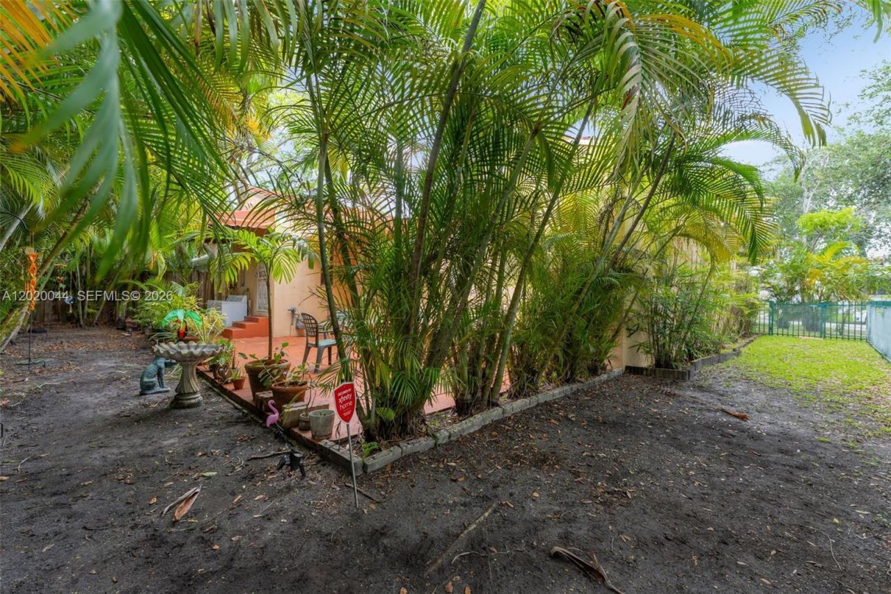 28 NE 48th St , Miami, FL 33137 Photo