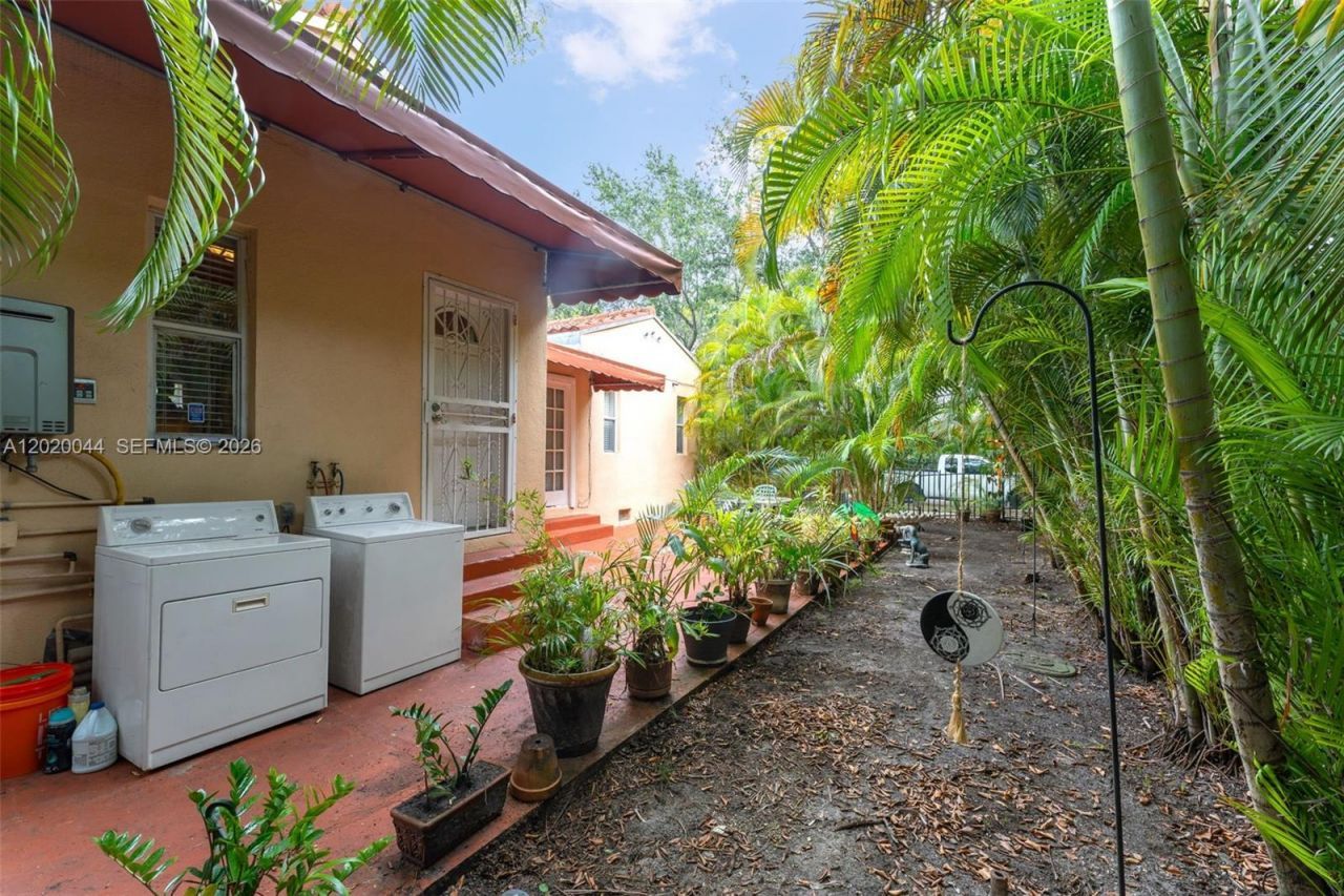 28 NE 48th St , Miami, FL 33137 Photo
