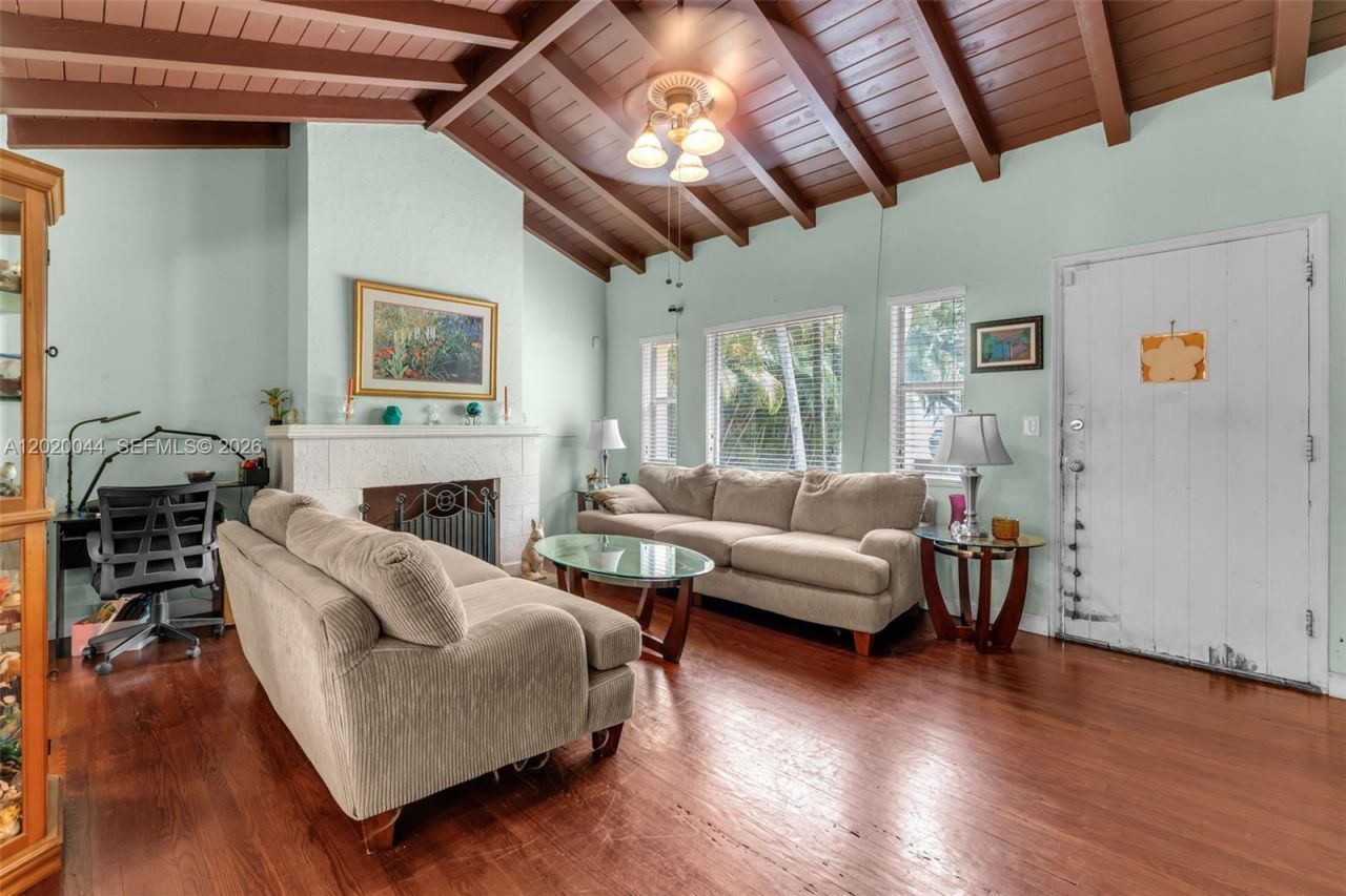28 NE 48th St , Miami, FL 33137 Photo