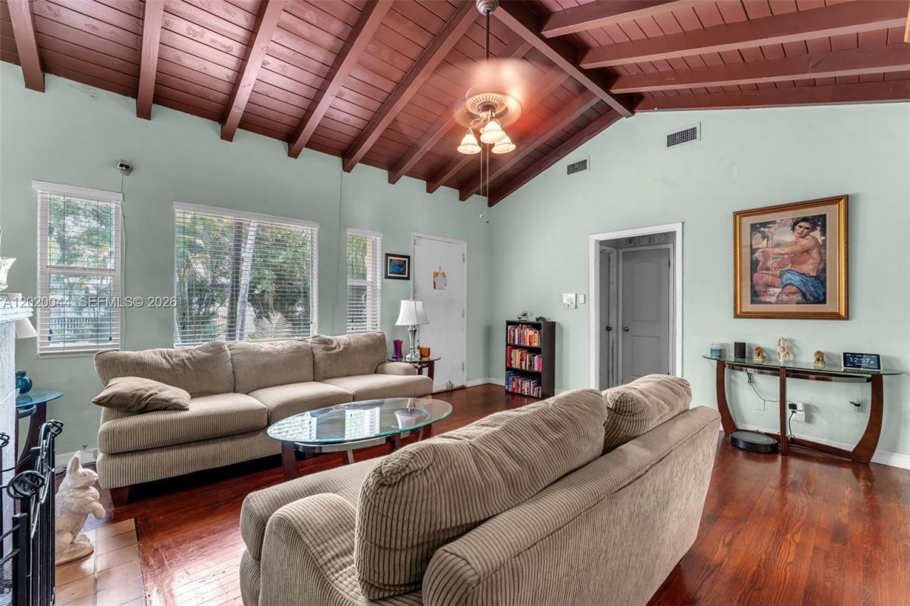 28 NE 48th St , Miami, FL 33137 Photo