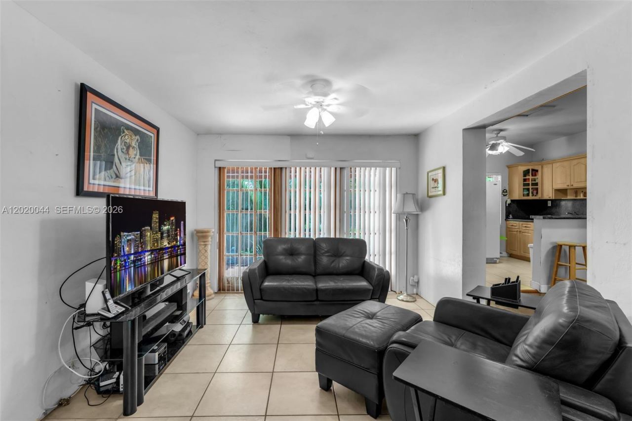28 NE 48th St , Miami, FL 33137 Photo