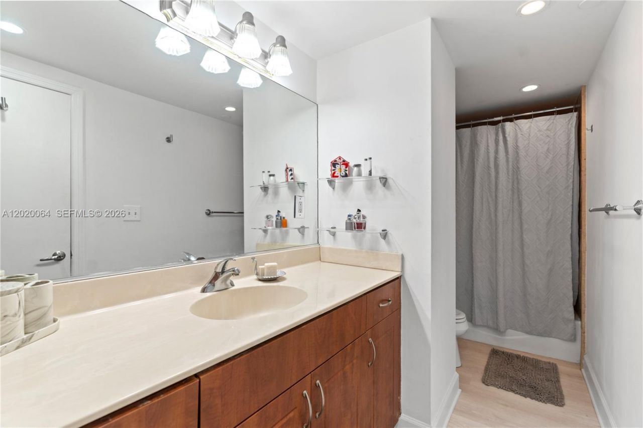 401 69th St , Unit 1509, Miami Beach, FL 33141 Photo