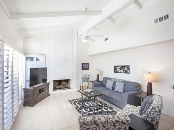 2350 Miramonte Circle E, Unit A, Palm Springs, CA 92264