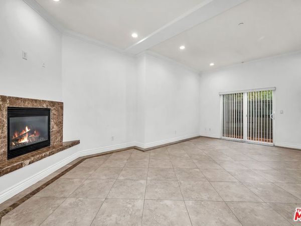 7338 Balboa Boulevard, Unit 6, Van Nuys, CA 91406