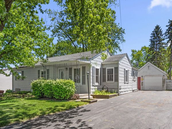1804 Burlington Beach Road , Valparaiso, IN 46383