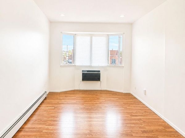46-12 161st Street , Unit 3B, Flushing, NY 11358