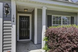 104 Wildberry Lane photo 4