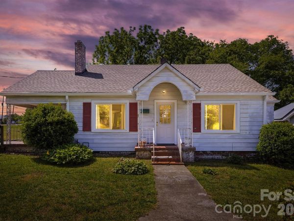 117 3rd Avenue SW, Hickory, NC 28602