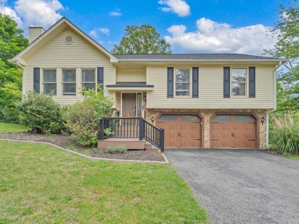 7851 Cedar Edge RD , Roanoke, VA 24018