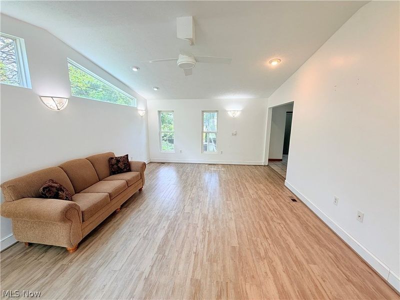 8803 Spring Valley Drive , Mentor, OH 44060 Photo 14