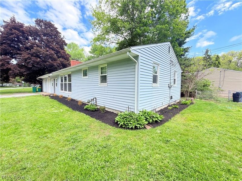 8803 Spring Valley Drive , Mentor, OH 44060 Photo 5