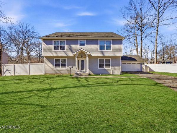 232 Woodcrest Road, Oakhurst, NJ 07755