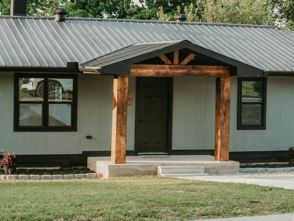 502 Bunch Avenue , Ava, MO 65608