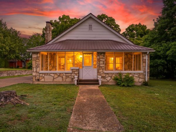 838 Chestnut Street , Thayer, MO 65791