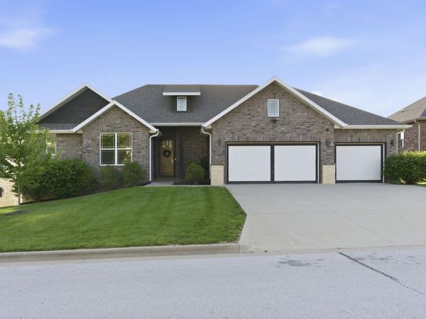 727 S Hickory Drive , Springfield, MO 65809