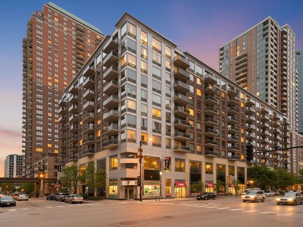 1 E 8th Street , Unit 302, Chicago, IL 60605