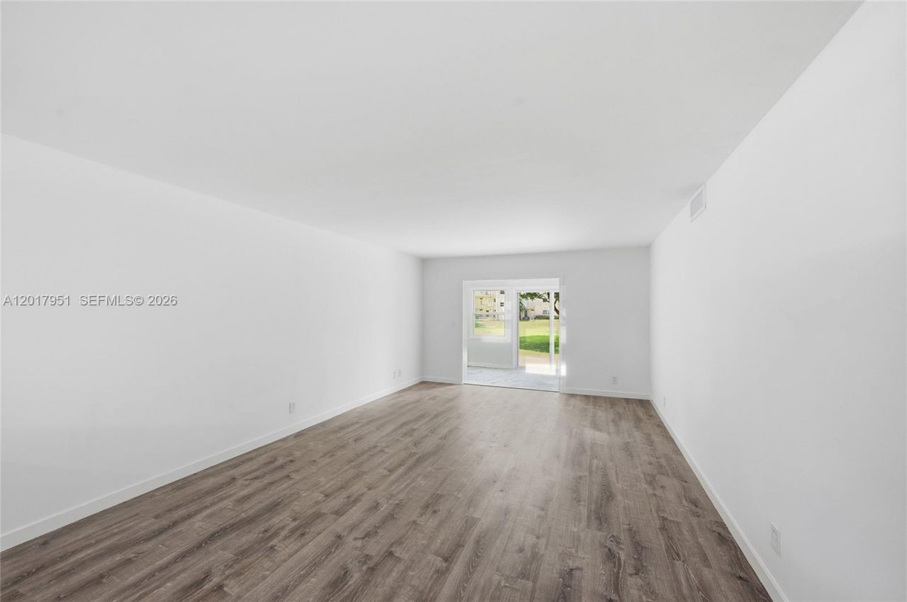 330 NE 26th Ave , Unit 1120, Boynton Beach, FL 33435 Photo