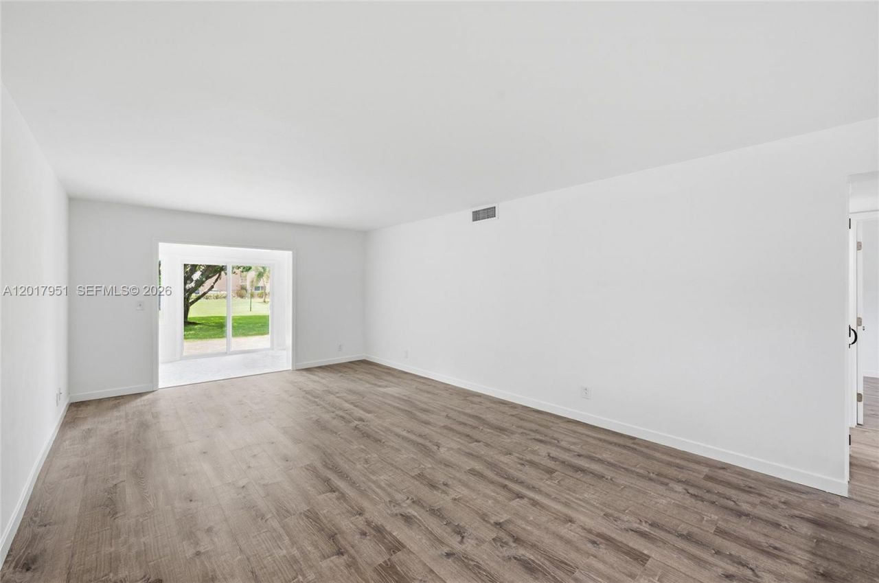 330 NE 26th Ave , Unit 1120, Boynton Beach, FL 33435 Photo