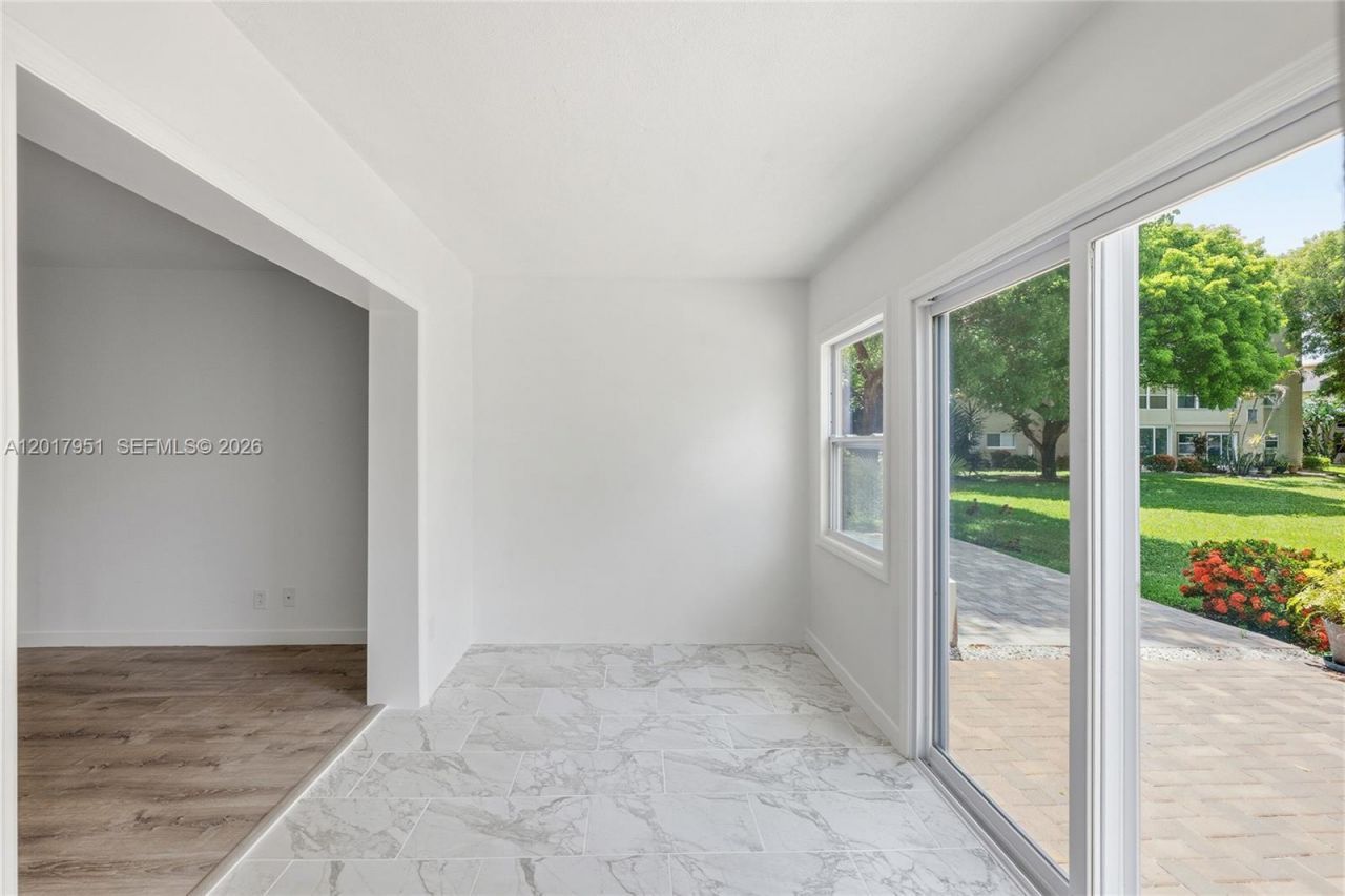330 NE 26th Ave , Unit 1120, Boynton Beach, FL 33435 Photo