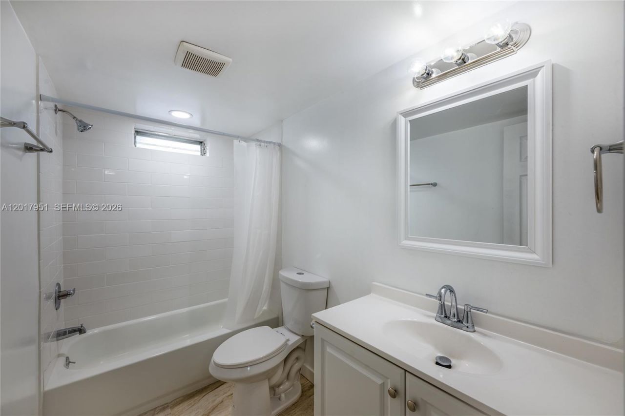 330 NE 26th Ave , Unit 1120, Boynton Beach, FL 33435 Photo