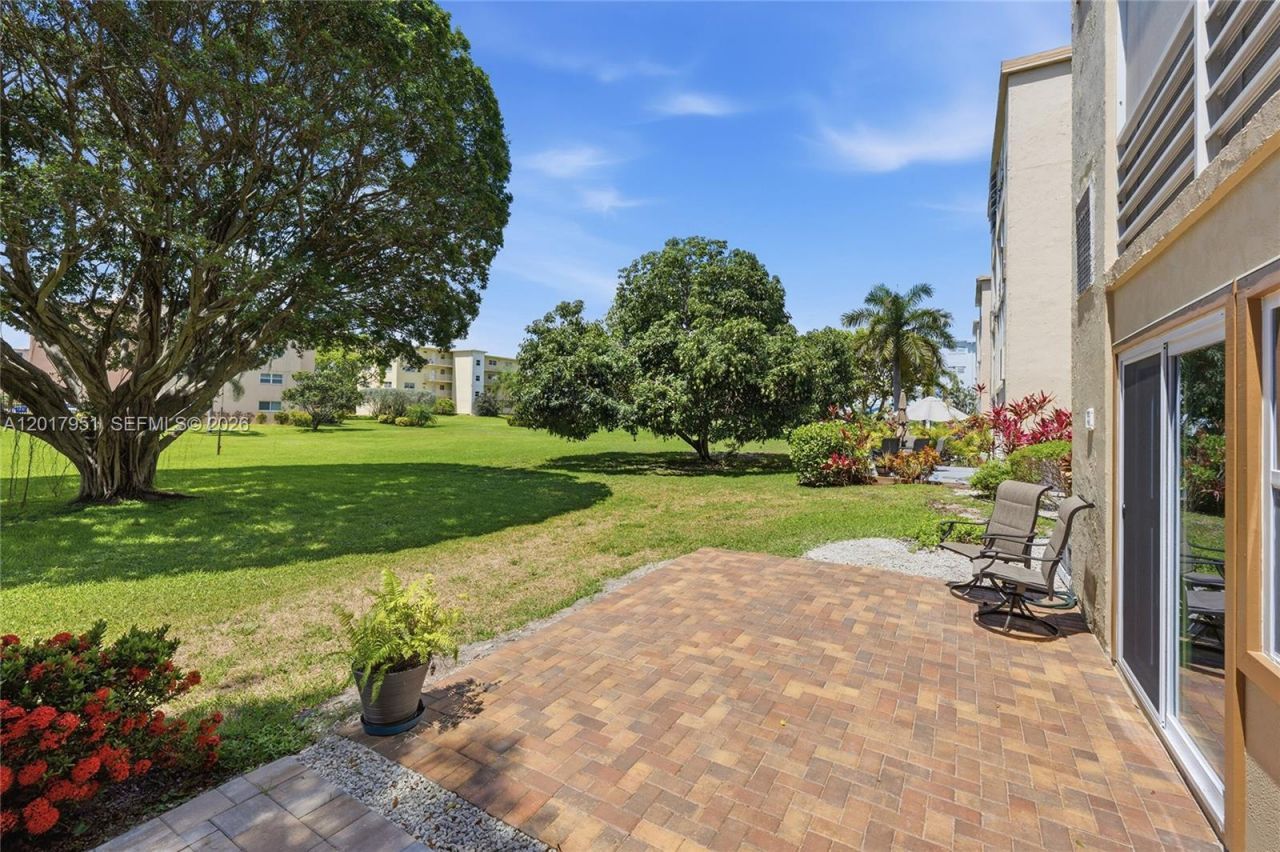 330 NE 26th Ave , Unit 1120, Boynton Beach, FL 33435 Photo