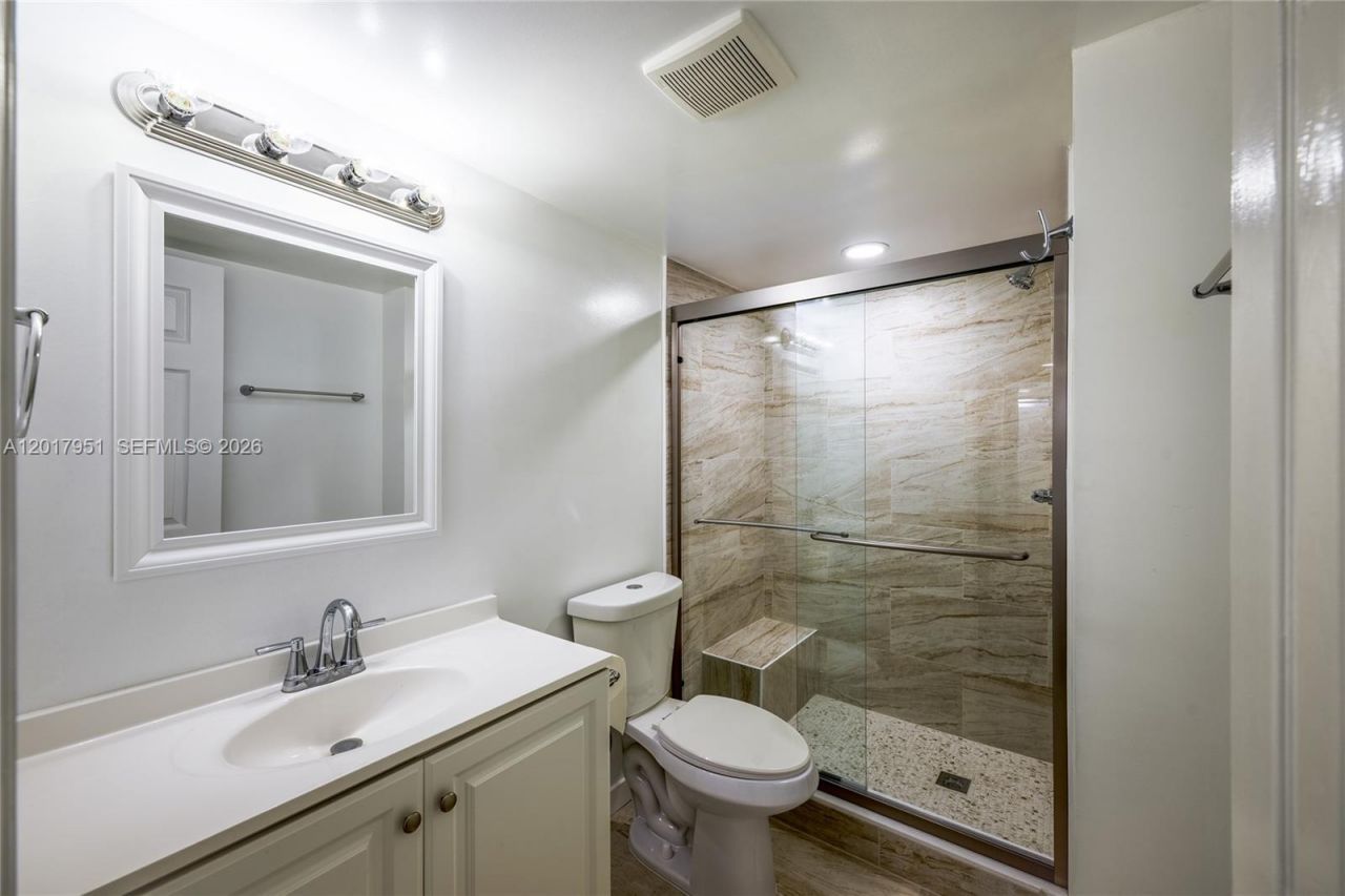 330 NE 26th Ave , Unit 1120, Boynton Beach, FL 33435 Photo
