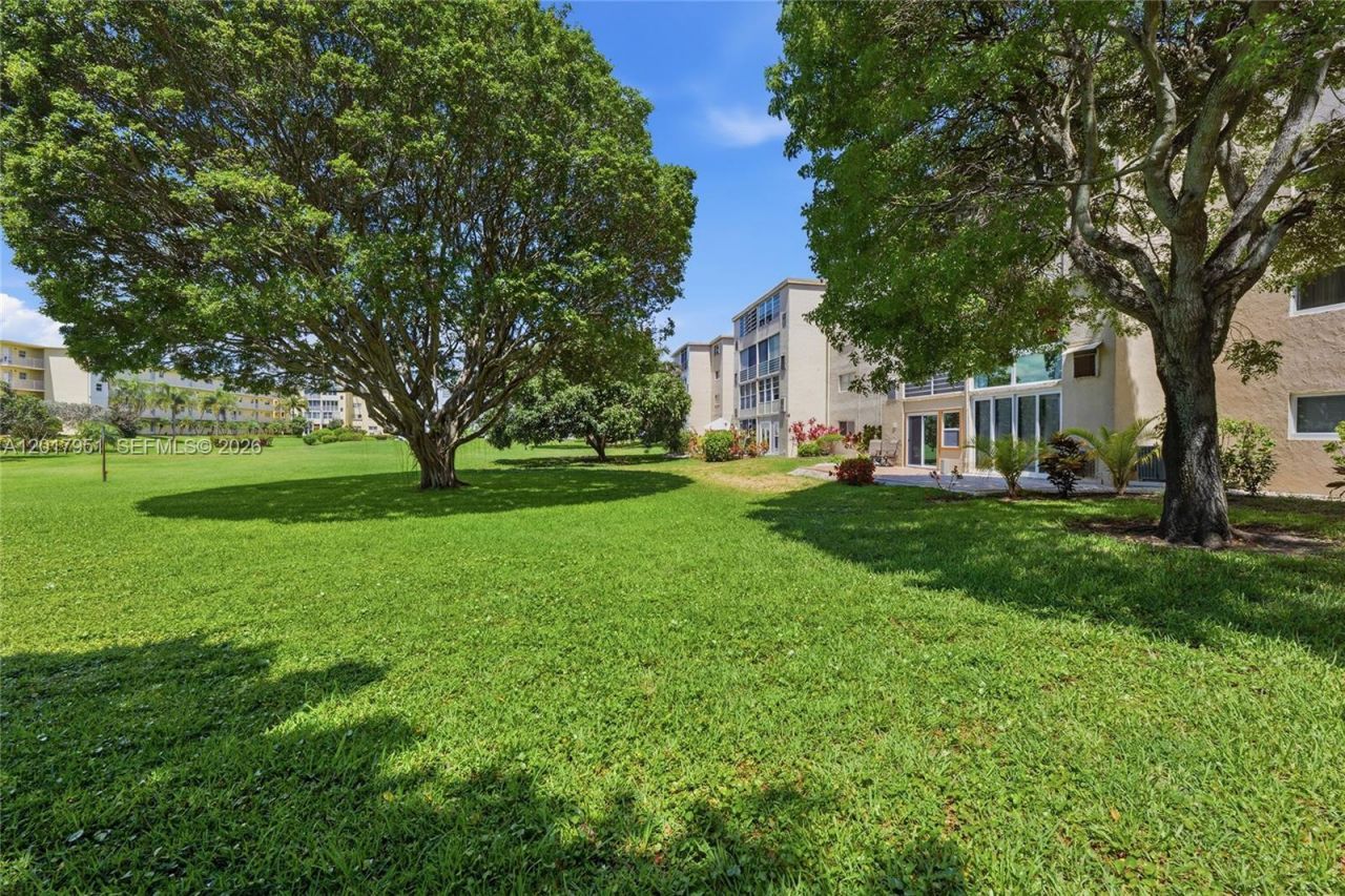 330 NE 26th Ave , Unit 1120, Boynton Beach, FL 33435 Photo