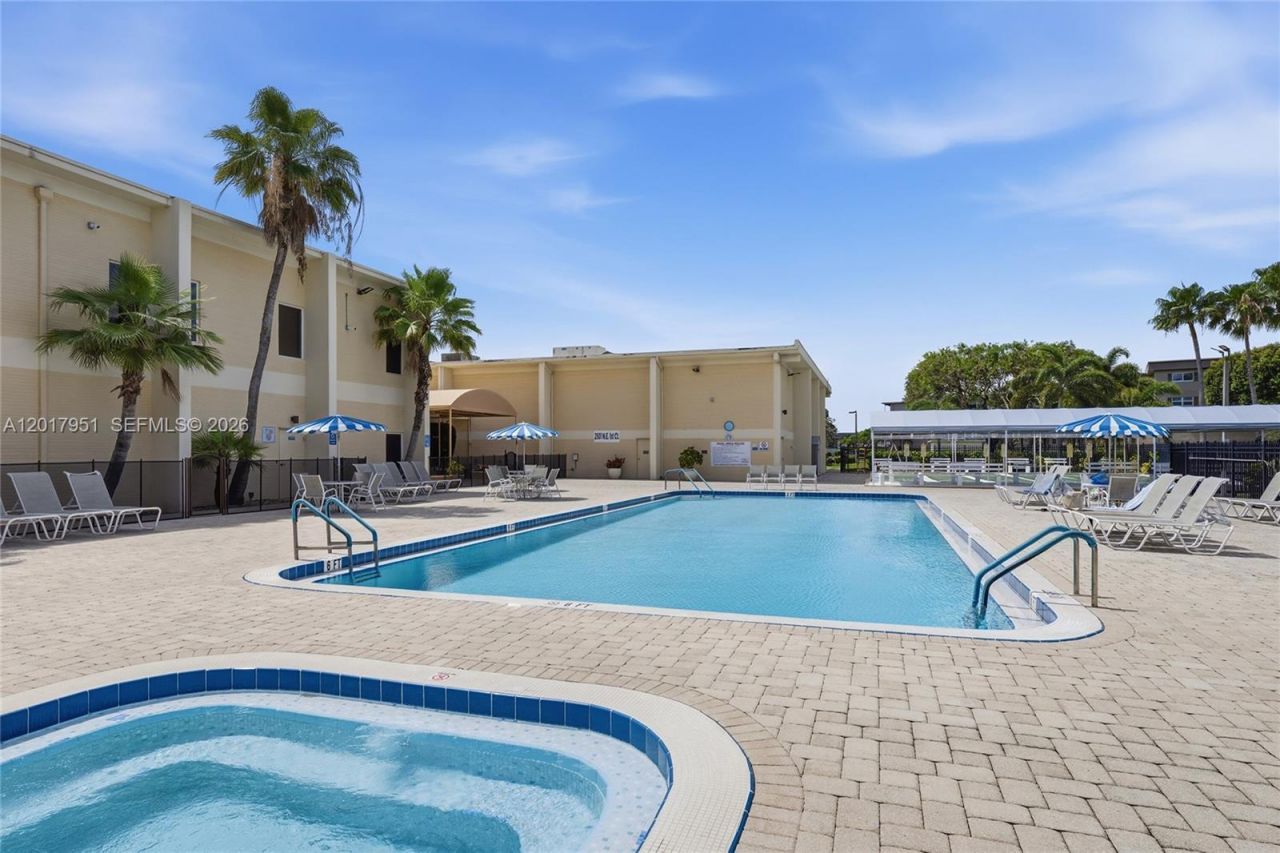 330 NE 26th Ave , Unit 1120, Boynton Beach, FL 33435 Photo