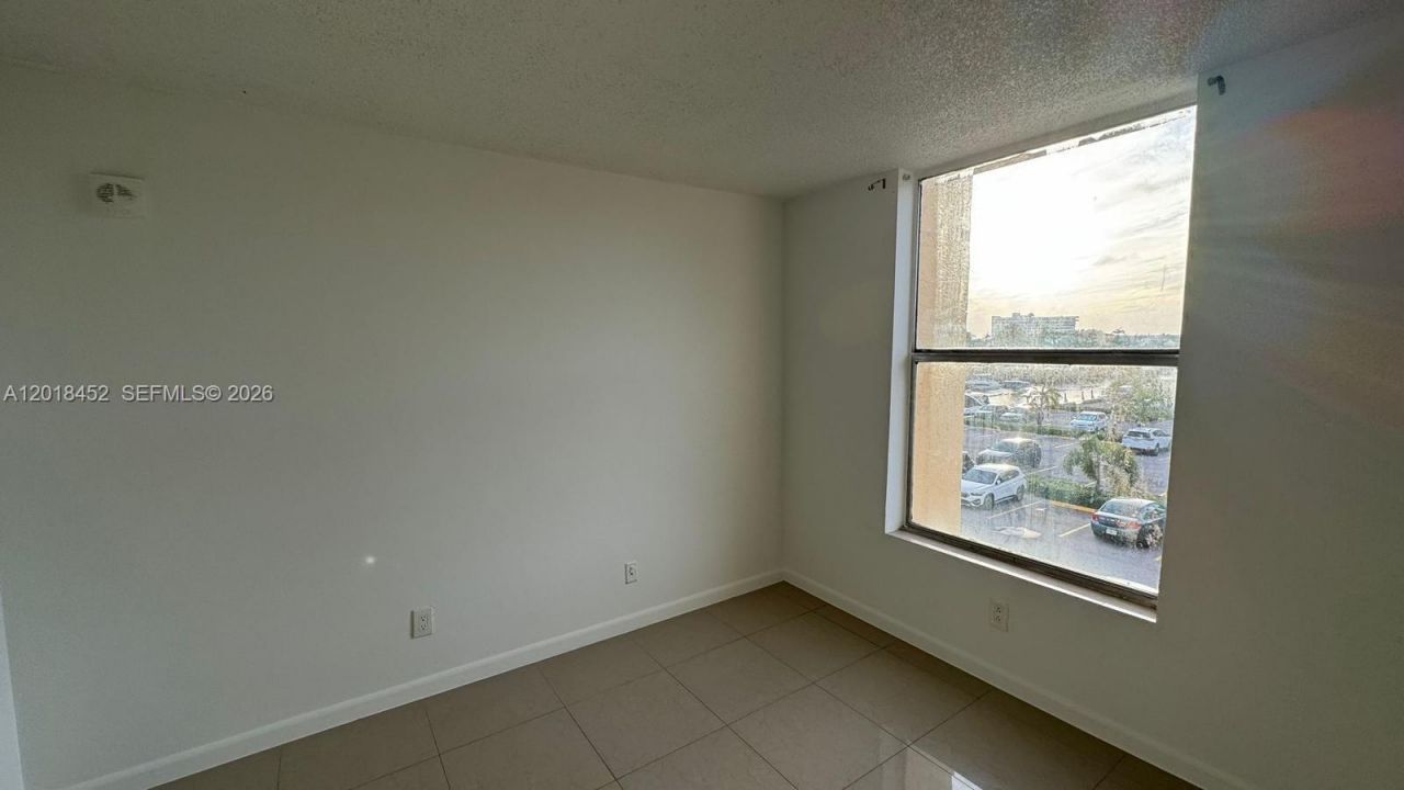 2020 NE 135th St , Unit 303, North Miami, FL 33181 Photo