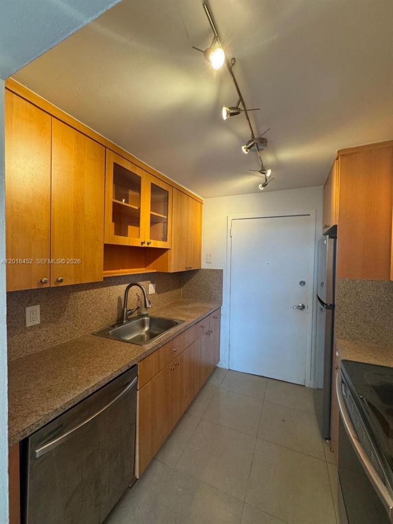 2020 NE 135th St , Unit 303, North Miami, FL 33181 Photo