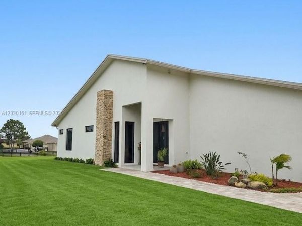 19860 Skyhawk Ln, Loxahatchee, FL 33470