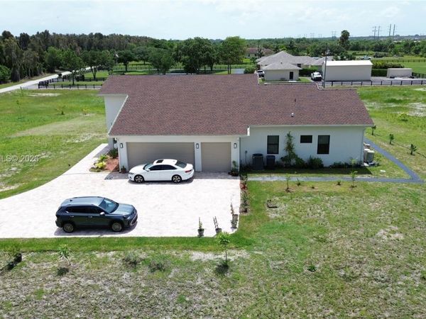 19860 Skyhawk Ln, Loxahatchee, FL 33470