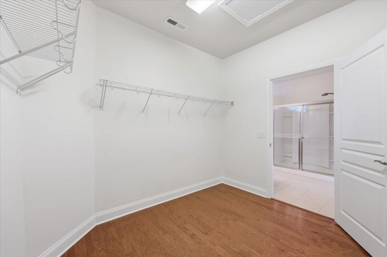 470 Eastern Isle Avenue Photo 22