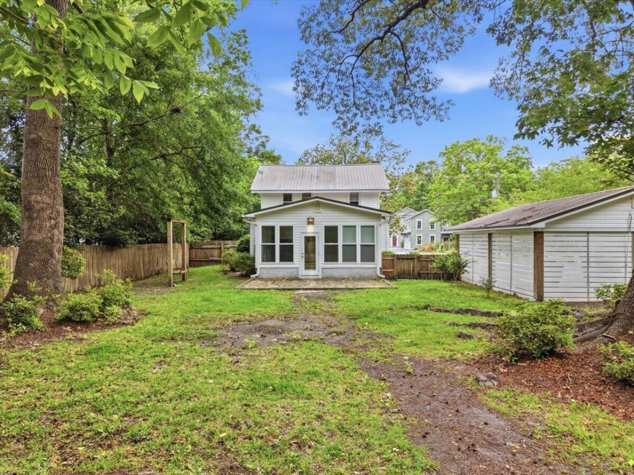 494 Woodland Shores Road Photo 32