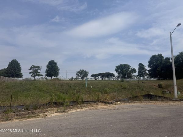 2572 Beauvior Drive, Hernando, MS 38632