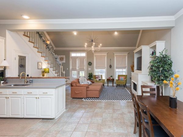 9302 Loblolly Ct, Baton Rouge, LA 70809