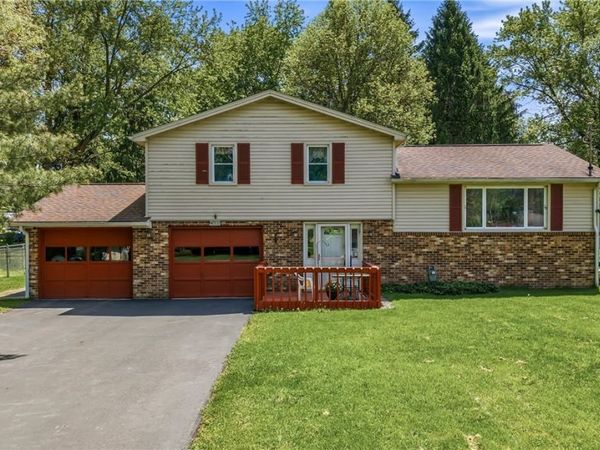 42033 Edward Circle , Columbiana, OH 44408