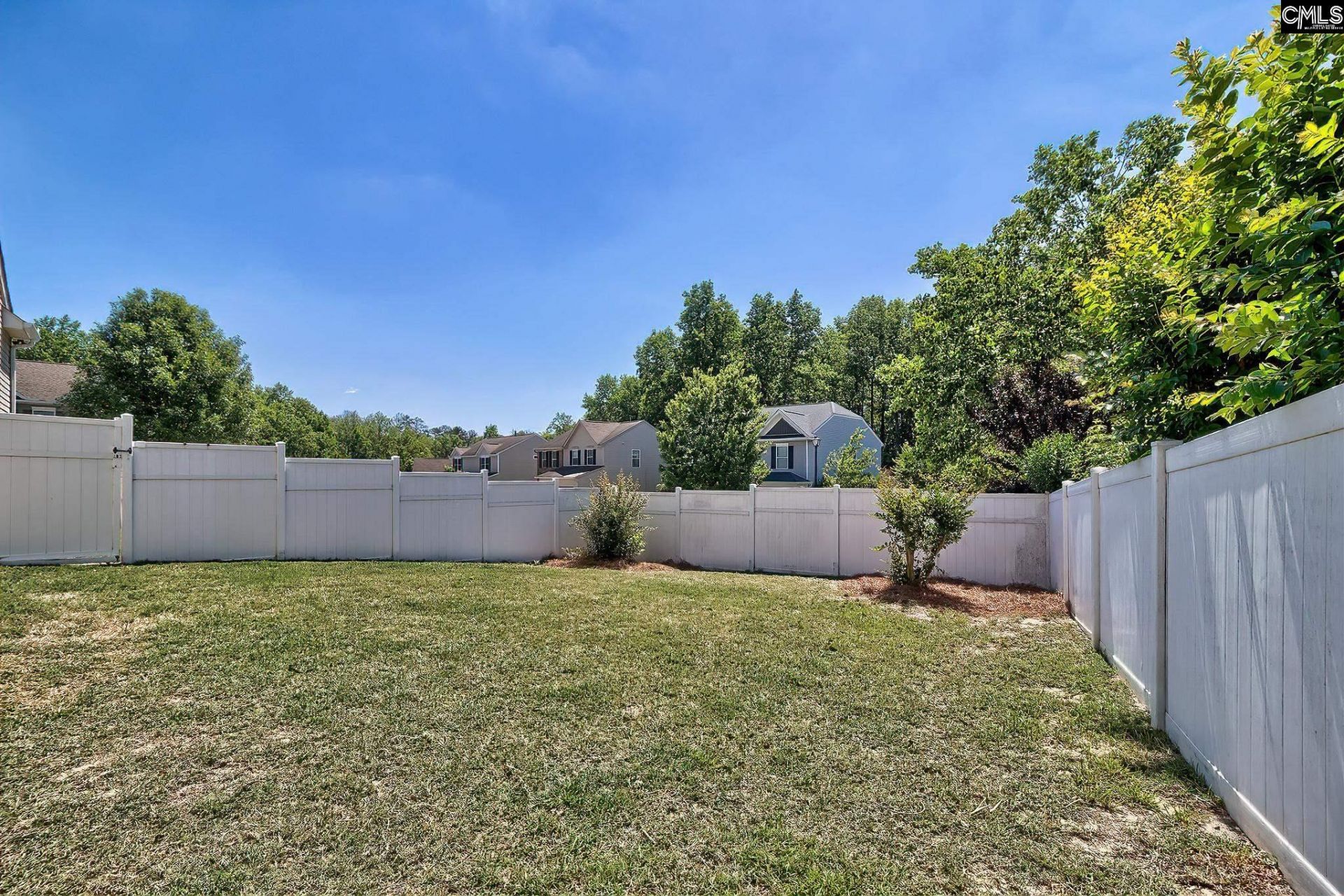 405 Carrik Court  Photo 32