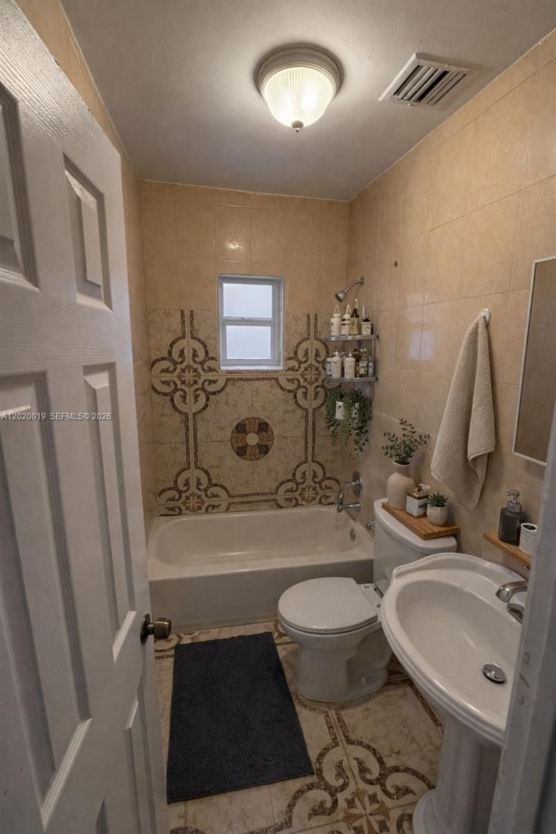 2295 NW 115th St , Miami, FL 33167 Photo