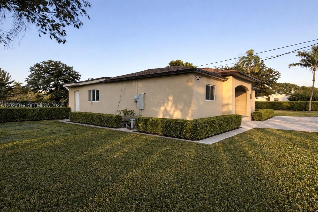 2295 NW 115th St , Miami, FL 33167 Photo