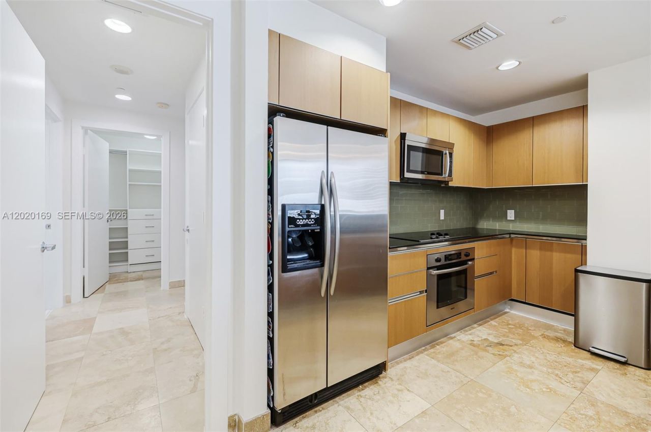 1050 Brickell Ave , Unit 2320, Miami, FL 33131 Photo