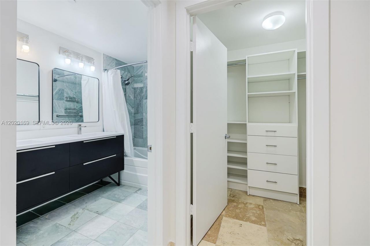 1050 Brickell Ave , Unit 2320, Miami, FL 33131 Photo
