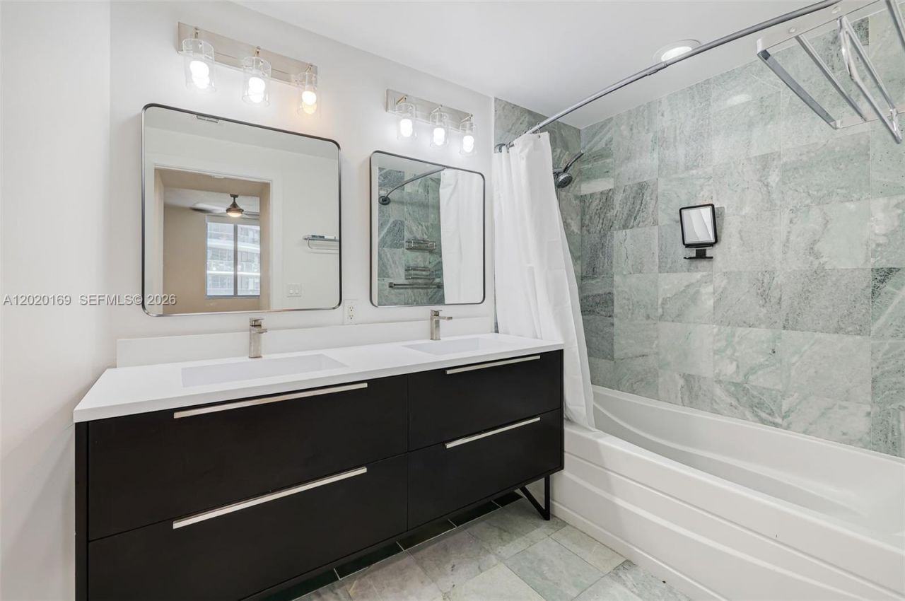 1050 Brickell Ave , Unit 2320, Miami, FL 33131 Photo