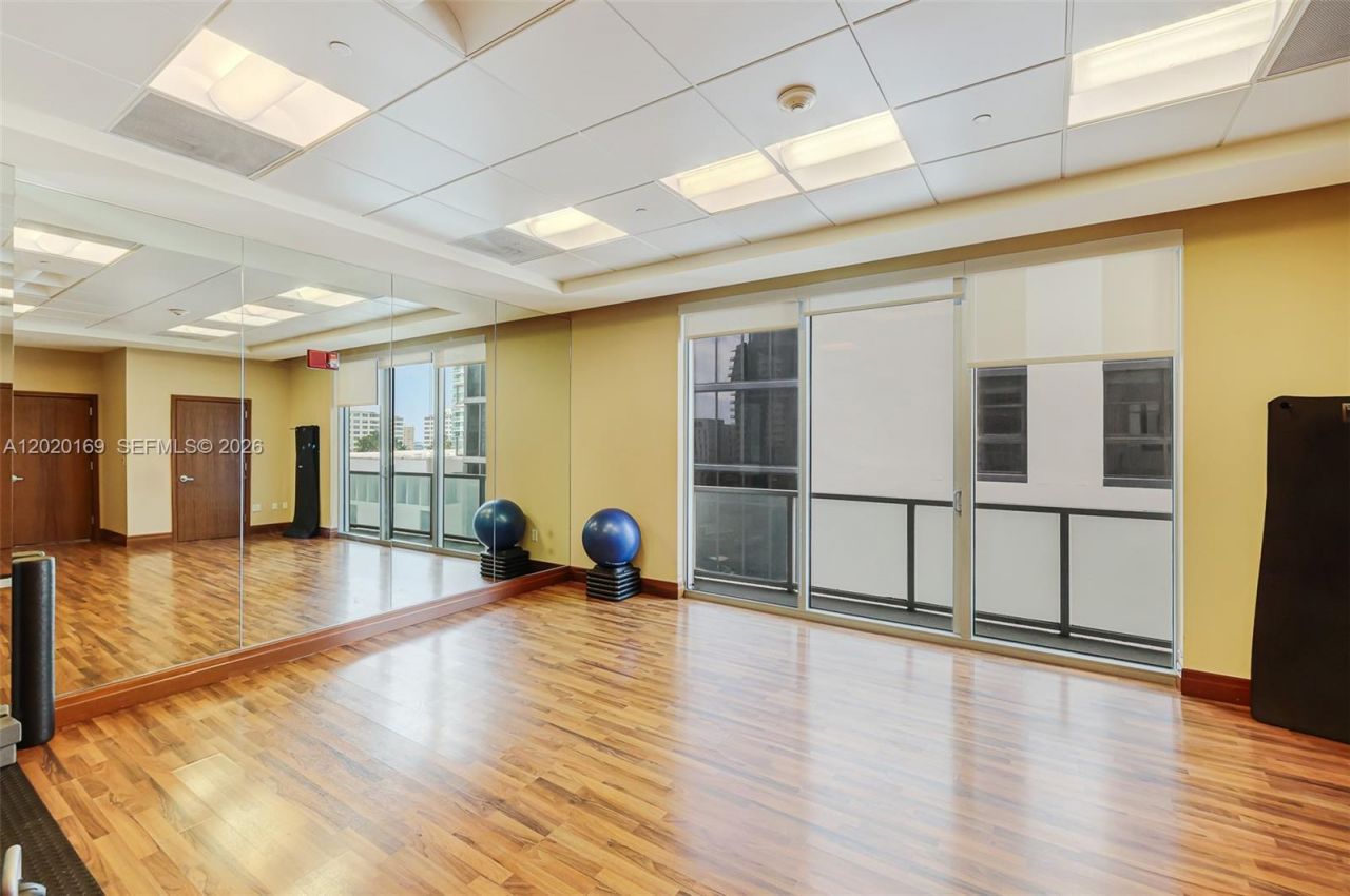 1050 Brickell Ave , Unit 2320, Miami, FL 33131 Photo