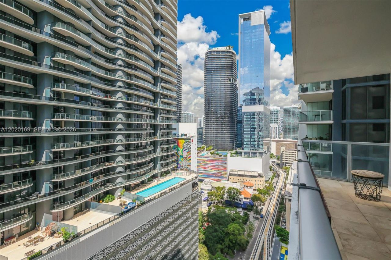 1050 Brickell Ave , Unit 2320, Miami, FL 33131 Photo