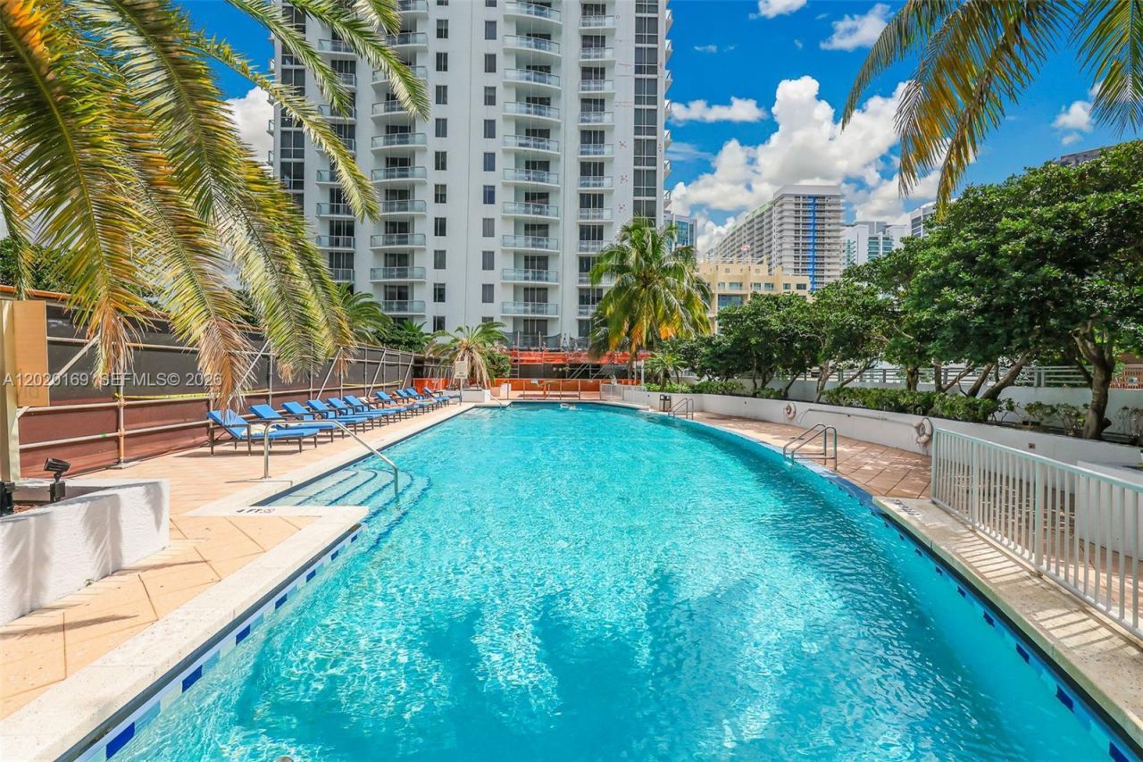 1050 Brickell Ave , Unit 2320, Miami, FL 33131 Photo