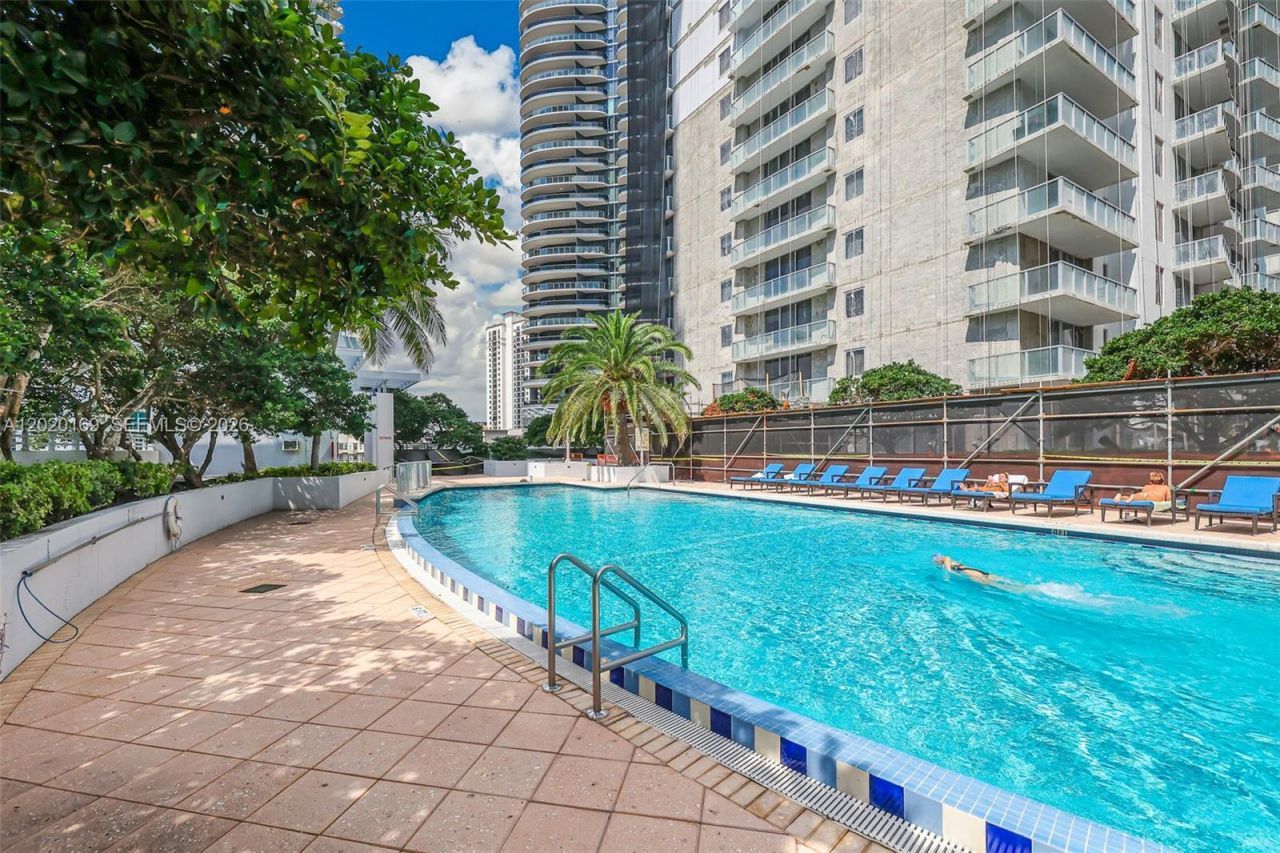 1050 Brickell Ave , Unit 2320, Miami, FL 33131 Photo
